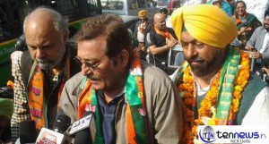 Road-Show- by-Vinod-Khanna