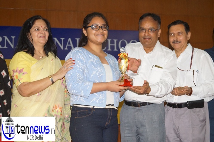 Student Awarded By Guest