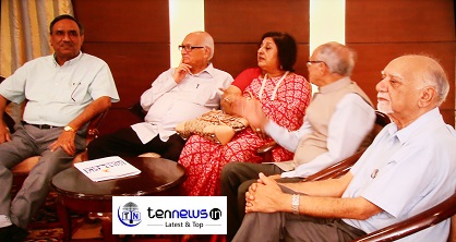 Senior bureaucrats share