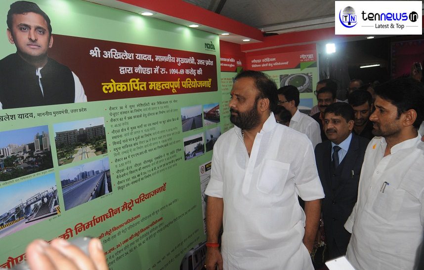 noida-stadium-me-lage-shilpotsav-mele-me-noida-stall-ka-udghatan-karte-prayatan-minister-up-omprakash-singh2