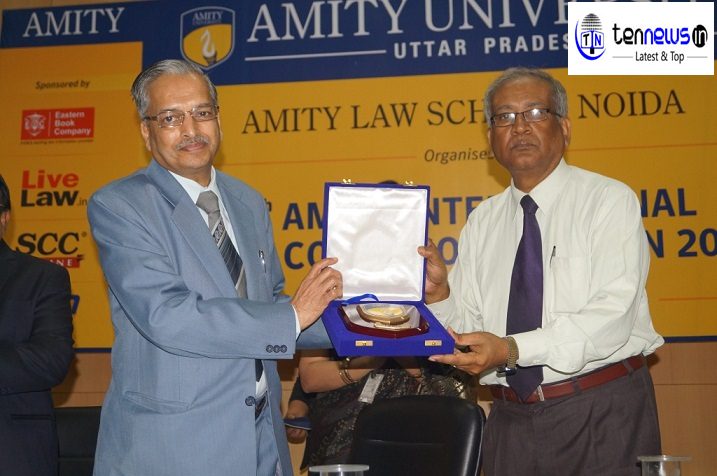 justice-r-k-agrawal-felicitated-by-dr-d-k-bandhopadhyay