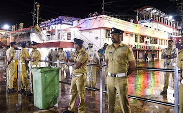 p28scbno_sabarimala-pti-650_625x300_17_november_18-jpg