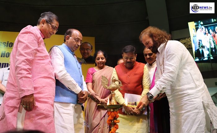 ग्रुप हाउसिंग सोसायटीज का दिल्ली में हुआ महासम्मेलन , बीजेपी नेताओं ने अरविंद केजरीवाल पर किए तीखे वार