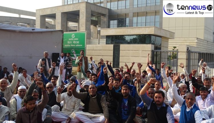 Farmers Protest during CM Yogi's Arrival in Greater Noida