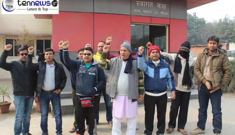 Non working Apartment lift delays treatment resulting in residents death, Unihome Society Citizens Protest !