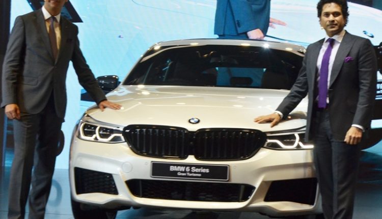 Sachin and BMW come together to hit another Six outside 22 yards!
