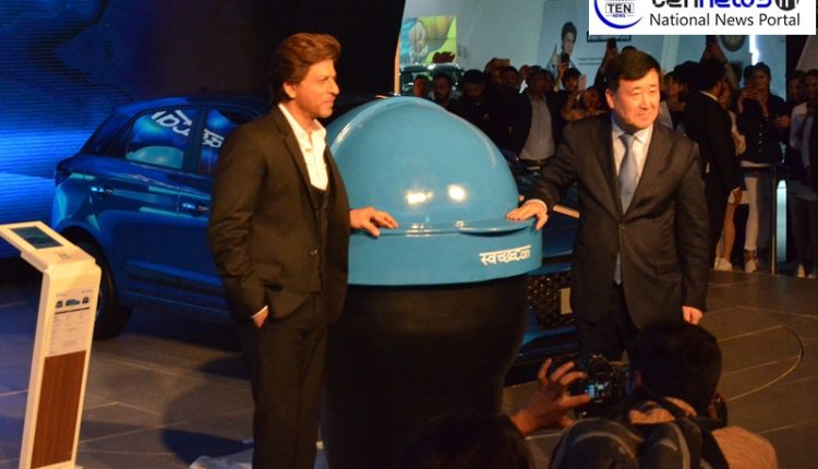 Shah Rukh Khan Launches Hyundai's 'SwachhCan' Campaign at Auto Expo 2018!