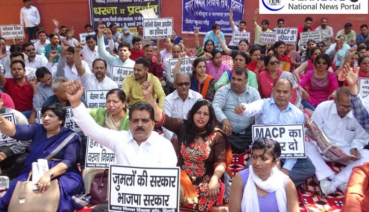 No salary to 16,500 MCD teachers for past four months, teachers launch protest at Delhi BJP office