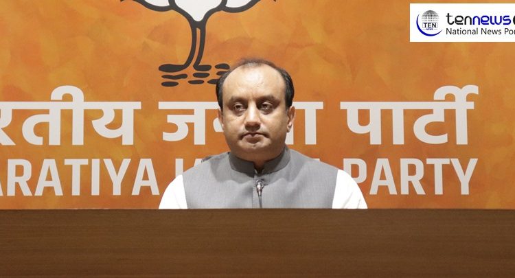 BJP Attacks Digvijay Singh for making controversial statement of word "Hindu", demand apology