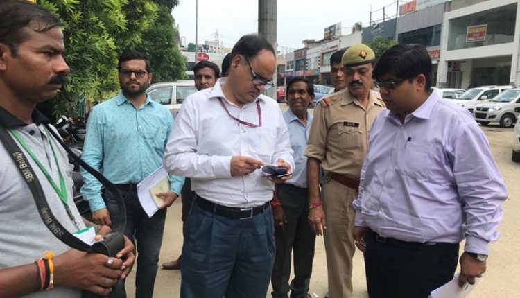 Noida Authority CEO makes impromptu inspection of Parking facilities