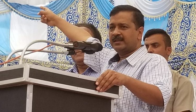 Aam Aadmi Party Arvind Kejriwal Pays Tribute to Abdul Hamid, campaigns for 2019