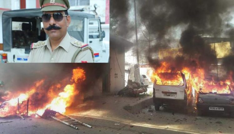 बुलंदशहर हिंसा में मृत पुलिसकर्मी सुबोध सिंह के परिजनों ने उठाई शहीद का दर्जा देने की माँग