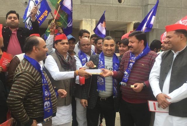 सपा-बसपा गठबंधन से नॉएडा के कार्यकर्ताओं में ख़ुशी की लहर।