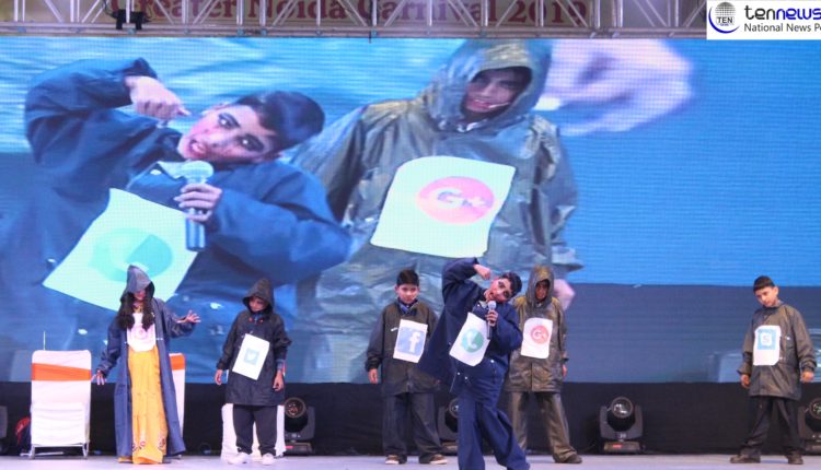 ग्रेटर नोएडा प्राधिकरण के कार्निवल के दूसरे दिन सम्राट मिहिर भोज पार्क में लगी रही दर्शकों की भीड़