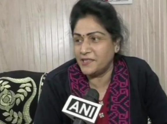#PulwamaTerrorAttack: Bareilly School Principal sells gold bangles, donates Rs 1.38 Lakh for martyrs family