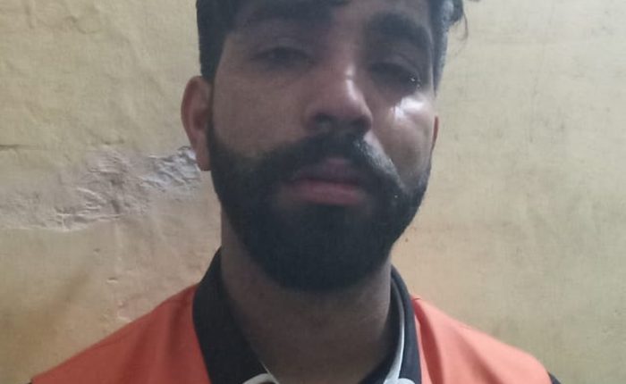Student of Rurkee Engineering College arrested from sector 15 metro station, Carrying a illegal weapon