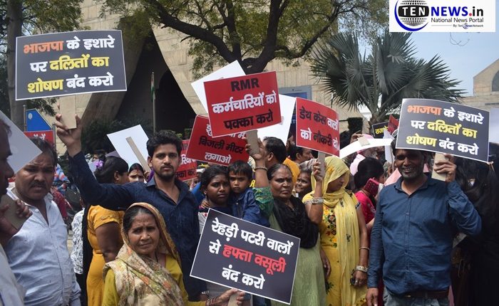 Delhi's Street Vendors demands resignation of NDMC Director!