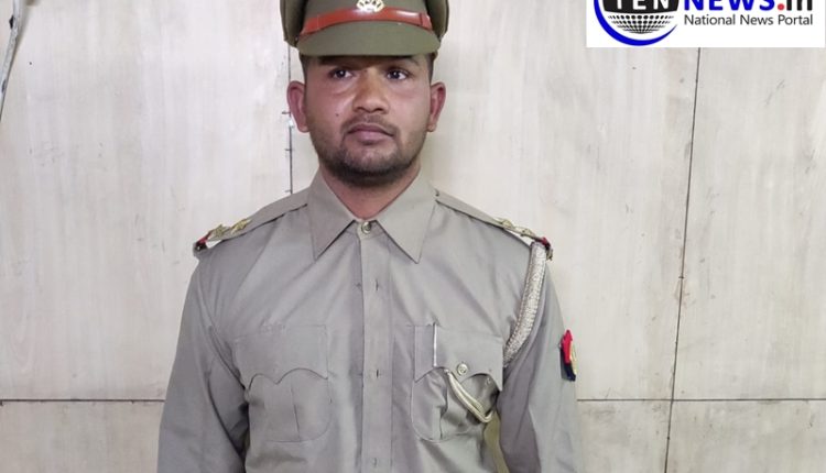 Noida Police caught fake Policeman, dupes shop owners in malls