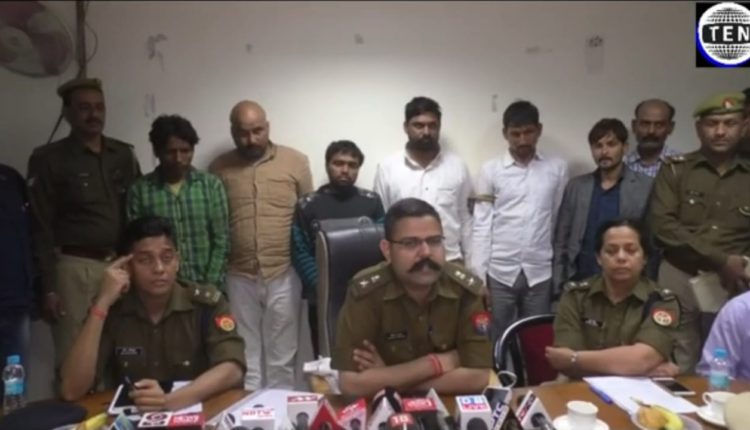नोएडा पुलिस ने 8 शातिर लुटेरों को पकड़ा, एनसीआर रीजन में 15 वारदातो को दे चुके हैं अंजाम