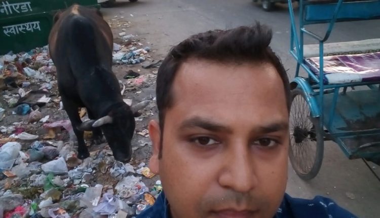 Noidaites-using-Selfie-to-resolve-problems