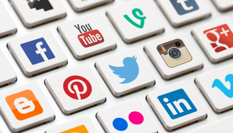 सोशल मीडिया पर रहेगी चुनाव आयोग की कड़ी नजर, फर्जी मैसेज करने पर मिलेगी सजा