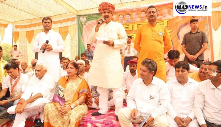केंद्रीय मंत्री महेश शर्मा ने सिकंदराबाद में किया जनसंपर्क, कहा, "देश को मोदी की जरूरत"