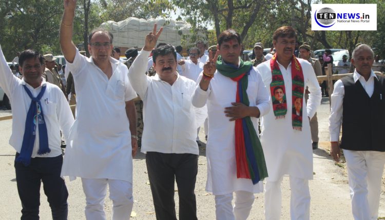 गठबंधन प्रत्याशी सतवीर नागर ने गौतमबुद्धनगर से नामांकन कराया दर्ज