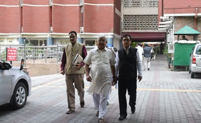 VHP President Alok Kumar complaint EC against Mehbooba Mufti and Omar Abdullah for violating MCC