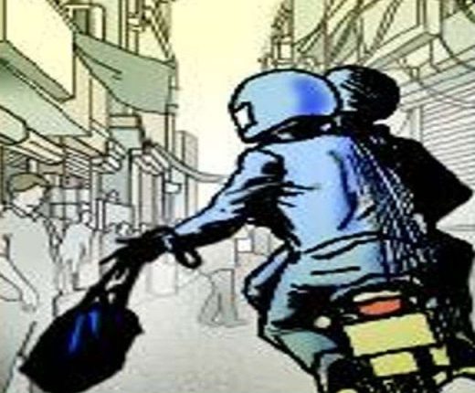 निजी कंपनी के सेल्समैन से नोएडा में नौ लाख की लूट, पुलिस जांच में जुटी