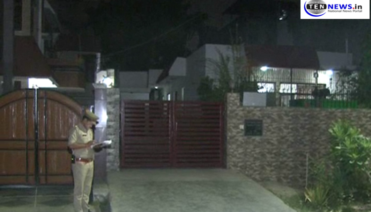 Retired Army Officer's Wife, 60, Found Dead At Noida Home | Ten News Noida
