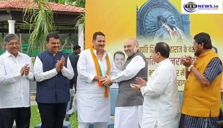 Sharad Pawar in a shock after NCP former MP Udayanraje Bhosale joins BJP Govt!