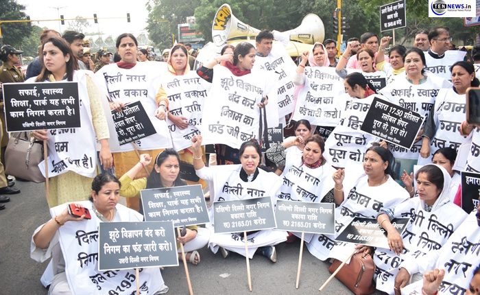 Delhi MCD Councillor demands Delhi Govt to waive off ₹9,195 Cr : "MCDs should fight out domestic corruption", responds Kejriwal!