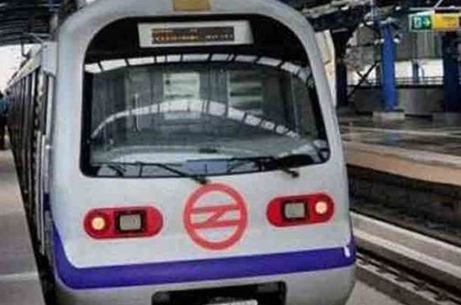 ब्लू लाइन मेट्रो सेवा फिर बाधित, नोएडा-गाजियाबाद व दिल्ली के लोग हुए परेशान