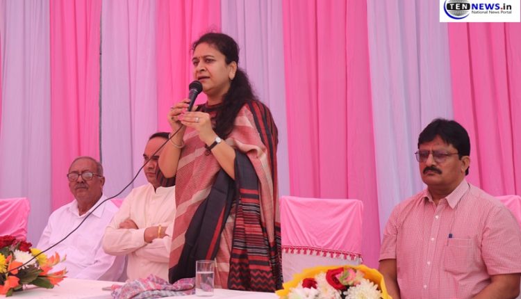 Noida CEO Ritu Maheshwari inaugurates kitchenware procession and compost machine in Sector 45