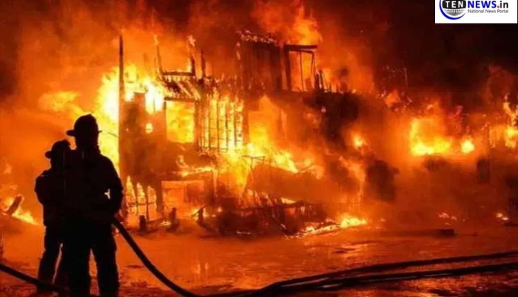 fierce-fire-in-Regine-factory-three-firemen-injured