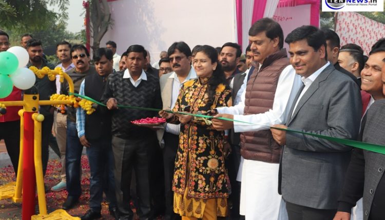 MP Surendra Nagar inagurates Open Gym in Noida Sector 100
