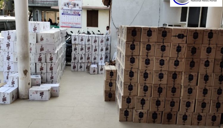 Noida police recovers 574 English liquor from a truck during vehicle checking