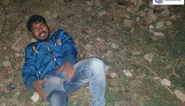 One miscreant injured in encounter with police, looted car recovered
