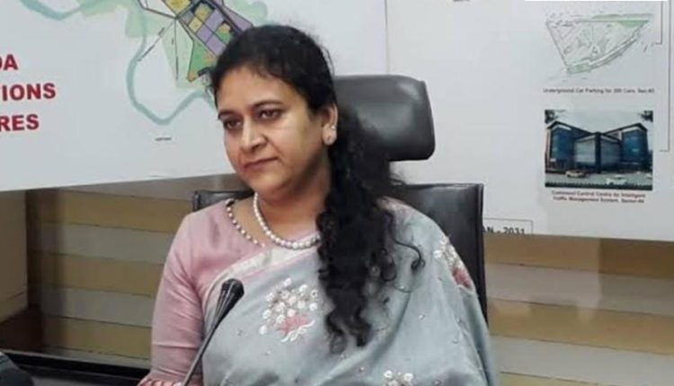 Noida-authority-CEO-stops-payment-of-6-workers