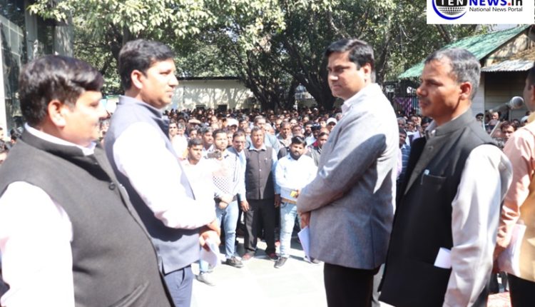 Noida Authority CEO fulfills 22 demands by Noida Employees Association