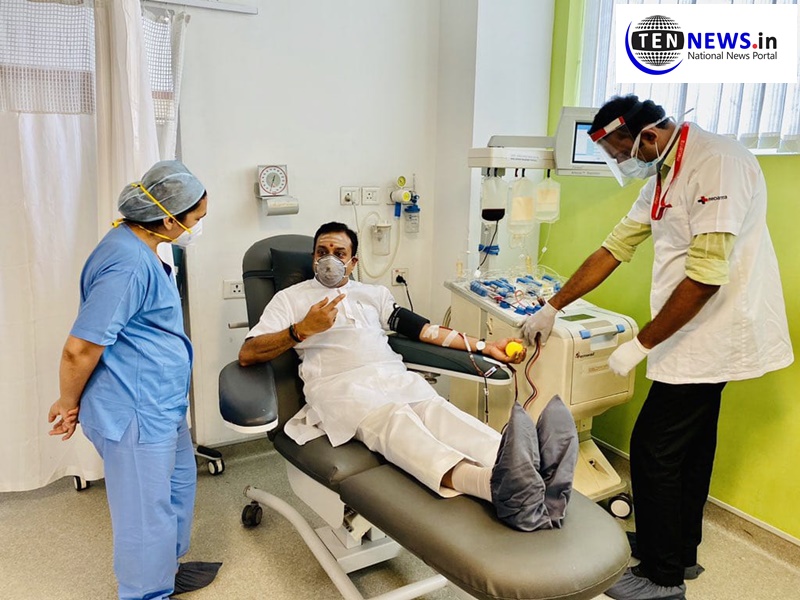 Bjp-leader-sambit-patra-donates-plasma