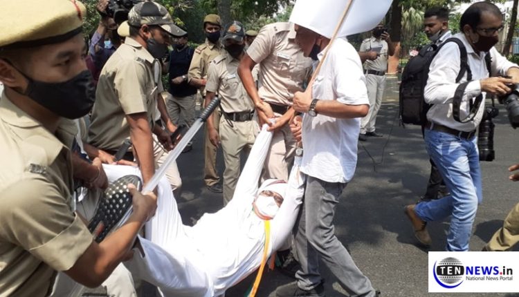 Delhi Congress workers arrested in middle of their march towards Parliament against farm bill