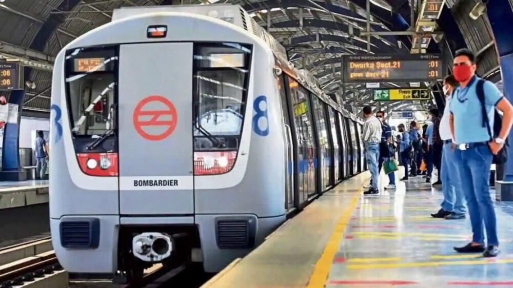 delhi tour in metro