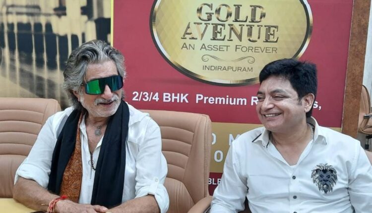 Vikas Bhasin, Director, SAYA Homes & Bollywood Star Shakti Kapoor at SAY… (1)