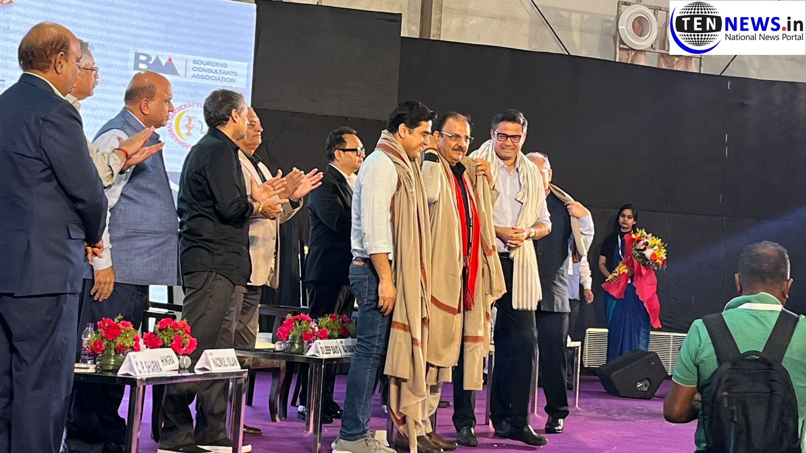 Dr Rakesh Kumar DG EPCH and Chairman India Expo Mart Felicitation by