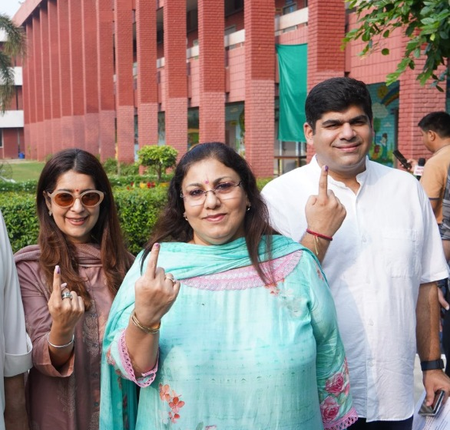 विधानसभा उपचुनाव: पंजाब के लुधियाना (पश्चिम) में मतदान जारी