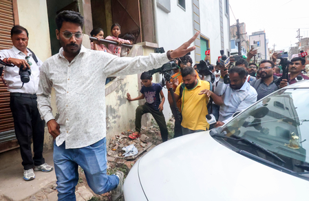 <div>Raja Raghuvanshi murder: Meghalaya HC upholds Sonam's bail</div>